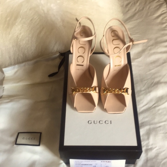 Woman’s Gucci Malaga Kid Skin Rose square Toe Heels in size 38. Never worn . - Picture 2 of 6